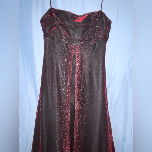Red Two Toned black and red long sparkle prom dress Size Xs/S - Picture 2 of 16
